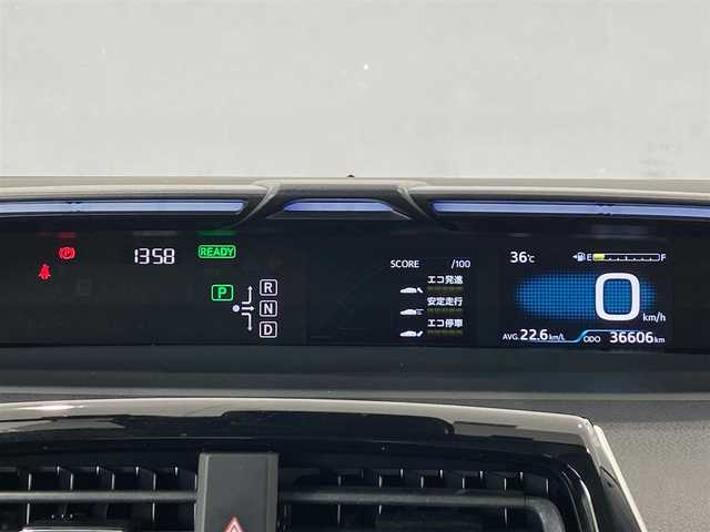 トヨタ プリウス S 岐阜県 2016(平28)年 3.7万km ホワイトパールクリスタルシャイン 社外エアロ（フロント/サイド/リア）/社外トランクスポイラー/サイドプロテクターモール/トヨタセーフティセンス/・プリクラッシュセーフティ/・レーンディパーチャーアラート/・オートマチックハイビーム/・レーダークルーズコントロール/純正SDナビ（NSZT-W64）/（フルセグTV/CD/DVD/Bluetooth）/バックカメラ/ウッド調インテリアパネル/LEDヘッドライト/メーターイルミネーション/純正15インチホイール/純正フロアマット/純正ドアバイザー/純正ETC/前後ドライブレコーダー（AN-R056）/GPSレーダー探知機/スペアタイヤ