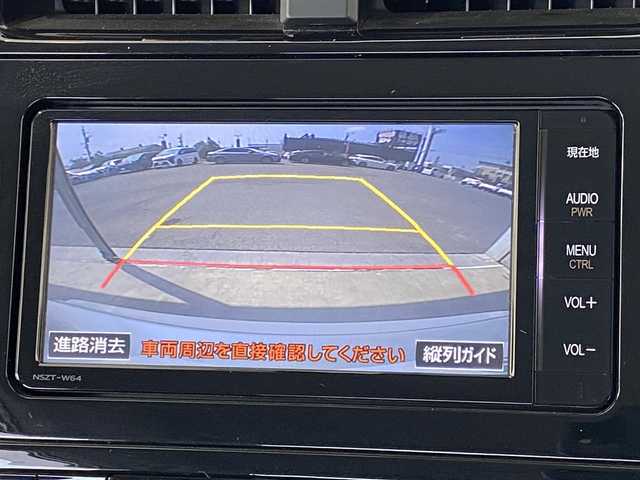 トヨタ プリウス S 岐阜県 2016(平28)年 3.7万km ホワイトパールクリスタルシャイン 社外エアロ（フロント/サイド/リア）/社外トランクスポイラー/サイドプロテクターモール/トヨタセーフティセンス/・プリクラッシュセーフティ/・レーンディパーチャーアラート/・オートマチックハイビーム/・レーダークルーズコントロール/純正SDナビ（NSZT-W64）/（フルセグTV/CD/DVD/Bluetooth）/バックカメラ/ウッド調インテリアパネル/LEDヘッドライト/メーターイルミネーション/純正15インチホイール/純正フロアマット/純正ドアバイザー/純正ETC/前後ドライブレコーダー（AN-R056）/GPSレーダー探知機/スペアタイヤ