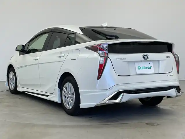 トヨタ プリウス S 新潟県 2016(平28)年 3.7万km ホワイトパールクリスタルシャイン 社外エアロ(フロント/サイド/リア)/社外トランクスポイラー/サイドプロテクターモール/トヨタセーフティセンス/・プリクラッシュセーフティ/・レーンディパーチャーアラート/・オートマチックハイビーム/・レーダークルーズコントロール/純正SDナビ【NSZT-W64】/　フルセグTV/CD/DVD/Bluetooth/前後ドライブレコーダー【AN-R056】/バックモニター/純正ETC/ウッド調インテリアパネル/LEDヘッドライト/メーターイルミネーション/純正15インチホイール/純正フロアマット/純正ドアバイザー/スペアタイヤ