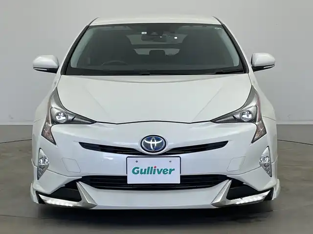 トヨタ プリウス S 新潟県 2016(平28)年 3.7万km ホワイトパールクリスタルシャイン 社外エアロ(フロント/サイド/リア)/社外トランクスポイラー/サイドプロテクターモール/トヨタセーフティセンス/・プリクラッシュセーフティ/・レーンディパーチャーアラート/・オートマチックハイビーム/・レーダークルーズコントロール/純正SDナビ【NSZT-W64】/　フルセグTV/CD/DVD/Bluetooth/前後ドライブレコーダー【AN-R056】/バックモニター/純正ETC/ウッド調インテリアパネル/LEDヘッドライト/メーターイルミネーション/純正15インチホイール/純正フロアマット/純正ドアバイザー/スペアタイヤ
