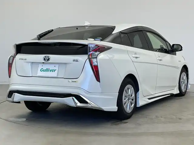 トヨタ プリウス S 新潟県 2016(平28)年 3.7万km ホワイトパールクリスタルシャイン 社外エアロ(フロント/サイド/リア)/社外トランクスポイラー/サイドプロテクターモール/トヨタセーフティセンス/・プリクラッシュセーフティ/・レーンディパーチャーアラート/・オートマチックハイビーム/・レーダークルーズコントロール/純正SDナビ【NSZT-W64】/　フルセグTV/CD/DVD/Bluetooth/前後ドライブレコーダー【AN-R056】/バックモニター/純正ETC/ウッド調インテリアパネル/LEDヘッドライト/メーターイルミネーション/純正15インチホイール/純正フロアマット/純正ドアバイザー/スペアタイヤ