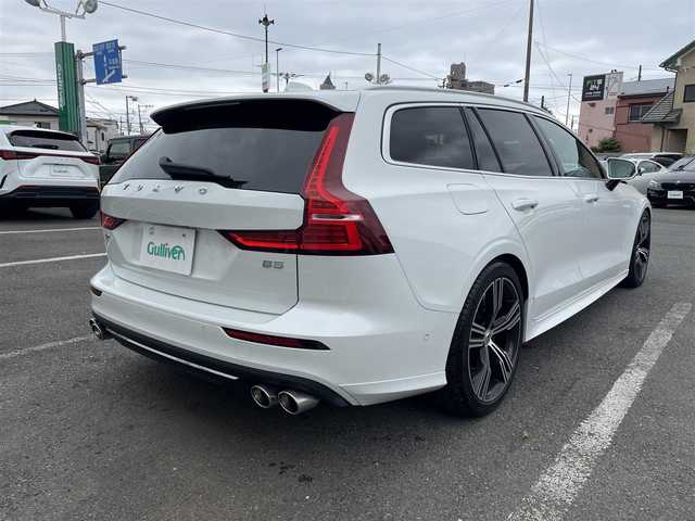 ボルボ Ｖ６０ 神奈川県 2021(令3)年 3.1万km クリスタルホワイトP OP19インチアルミ/ベージュ革シート/・全席シートヒーター/・前席エアシート/・前席パワーシート/サンルーフ/純正アンダーエアロ/ERST4本出しマフラー/ERSTダウンサス（純正バネ車載）/純正ナビゲーション/DTV・Bluetooth/全方位カメラ/運転支援システム/・パークアシストパイロット/・レーンキーピングエイド/・ブラインドスポットインフォメーション/・クロストラフィックアラート/・車間警告機能/ヘッドアップディスプレイ/前後ドライブレコーダー/スマートキーX2/ステアリングヒーター/ワイヤレススマホ充電/ハーマンカードンスピーカー/新車時手帳・取説