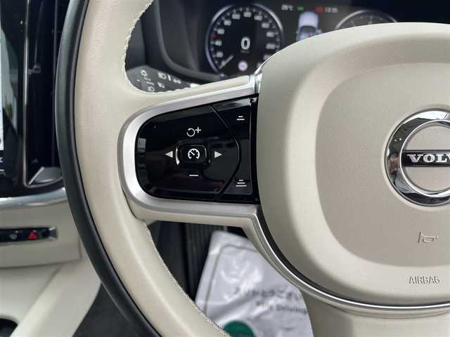ボルボ Ｖ６０ 神奈川県 2021(令3)年 3.1万km クリスタルホワイトP OP19インチアルミ/ベージュ革シート/・全席シートヒーター/・前席エアシート/・前席パワーシート/サンルーフ/純正アンダーエアロ/ERST4本出しマフラー/ERSTダウンサス（純正バネ車載）/純正ナビゲーション/DTV・Bluetooth/全方位カメラ/運転支援システム/・パークアシストパイロット/・レーンキーピングエイド/・ブラインドスポットインフォメーション/・クロストラフィックアラート/・車間警告機能/ヘッドアップディスプレイ/前後ドライブレコーダー/スマートキーX2/ステアリングヒーター/ワイヤレススマホ充電/ハーマンカードンスピーカー/新車時手帳・取説