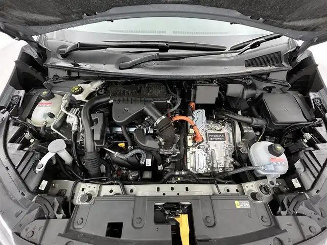日産 オーラ G FOUR レザーエディション 宮城県 2023(令5)年 2.1万km グレー 4WD/ワンオーナー/デジタルインナーミラー/純正ナビ/(AM/FM/USB/TV/BT/HDMI)/全方位カメラ/ETC/レーダークルーズコントロール/レザーシート/シートヒーター/ステアリングヒーター/置くだけ充電/プッシュスタート/スマートキー/オートライト/オートマチックハイビーム/LEDヘッドライト/フォグランプ/ドアバイザー/純正フロアマット/純正17インチアルミホイール