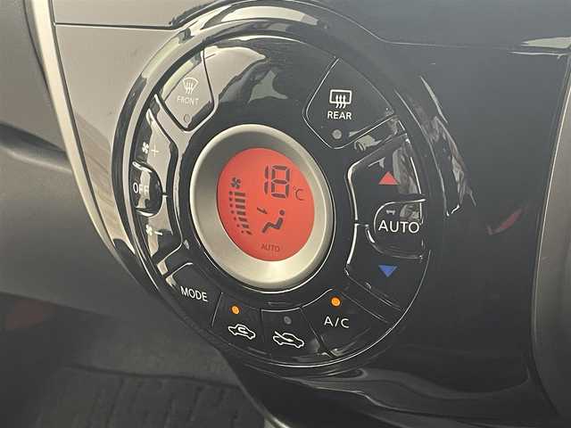 日産 ノート X DIG－S Vセレ +セーフ 群馬県 2015(平27)年 7.3万km シャイニングブルー エマージェンシーブレーキ　純正ナビ　アラウンドビューモニター　ＬＥＤオートヘッドライト　前後コーナーセンサー　アイドリングストップ　ＥＴＣ　ＡＢＳ　横滑防止装置　社外１４インチアルミホイール　禁煙車