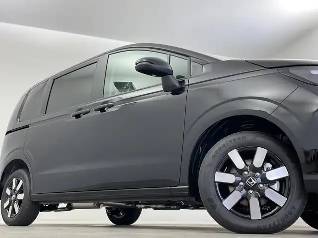 ホンダ フリード ハイブリット e:HEV AIR EX 新潟県 2025(令7)年 0.1千km クリスタルブラックパール 4WD/純正メモリナビ/　フルセグTV/Bluetooth/AppleCarPlay/Androiduto/レーダークルーズコントロール/衝突被害軽減ブレーキ/レーンキープアシスト/ブラインドスポットインフォメーション/踏み間違い衝突軽減システム/前後コーナーセンサー/両側パワースライドドア/前席シートヒーター/バックモニター/オートマチックハイビーム/LEDヘッドライト/オートライト/横滑り防止装置/レザーステアリング/ステアリングスイッチ/禁煙車