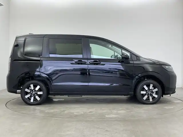 ホンダ フリード ハイブリット e:HEV AIR EX 新潟県 2025(令7)年 0.1千km クリスタルブラックパール 4WD/純正メモリナビ/　フルセグTV/Bluetooth/AppleCarPlay/Androiduto/レーダークルーズコントロール/衝突被害軽減ブレーキ/レーンキープアシスト/ブラインドスポットインフォメーション/踏み間違い衝突軽減システム/前後コーナーセンサー/両側パワースライドドア/前席シートヒーター/バックモニター/オートマチックハイビーム/LEDヘッドライト/オートライト/横滑り防止装置/レザーステアリング/ステアリングスイッチ/禁煙車