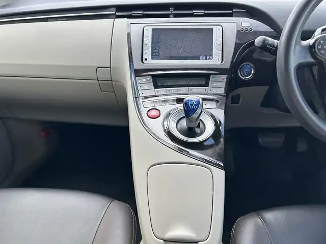 トヨタ プリウス S　マイコーデ 群馬県 2013(平25)年 13万km ブラック メモリナビ/バックカメラ/Bluetooth/レザー調シート/ステアリングスイッチ/オートライト/純正１５インチアルミホイール