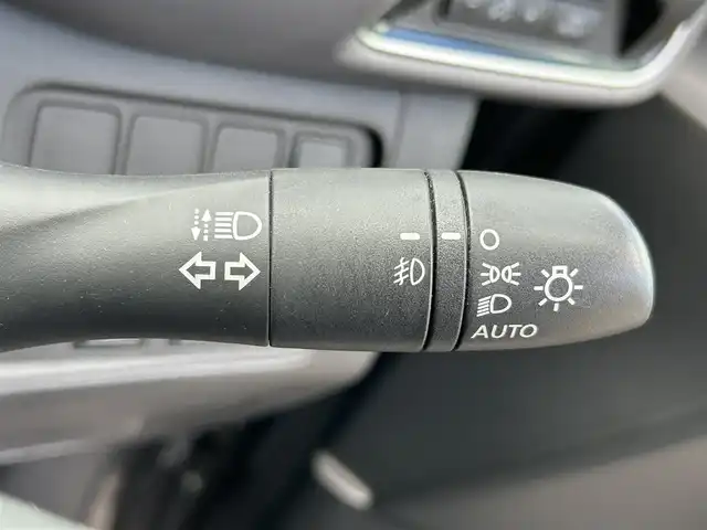 日産 セレナ e－パワー ハイウェイスター V 佐賀県 2020(令2)年 5.6万km ダークメタルグレー 7人乗り/プロパイロット/セーフティパックB/エマージェンシーブレーキ/追従クルーズコントロール/車線逸脱警報/車線逸脱防止支援/側方支援/後側方支援/前後ソナー/パーキングアシスト/純正10型SDナビ/・アラウンドビューカメラ/・フルセグTV/BT/CD/DVD/後席モニター/両側パワースライドドア/純正15インチAW/純正前方ドラレコ(DJ4－D)/LEDヘッドライト/オートライト/ETC/電動パーキングスイッチ/シートカバー/取扱説明書/保証書