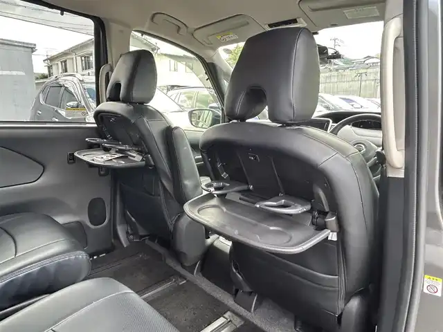 日産 セレナ e－パワー ハイウェイスター V 佐賀県 2020(令2)年 5.6万km ダークメタルグレー 7人乗り/プロパイロット/セーフティパックB/エマージェンシーブレーキ/追従クルーズコントロール/車線逸脱警報/車線逸脱防止支援/側方支援/後側方支援/前後ソナー/パーキングアシスト/純正10型SDナビ/・アラウンドビューカメラ/・フルセグTV/BT/CD/DVD/後席モニター/両側パワースライドドア/純正15インチAW/純正前方ドラレコ(DJ4－D)/LEDヘッドライト/オートライト/ETC/電動パーキングスイッチ/シートカバー/取扱説明書/保証書