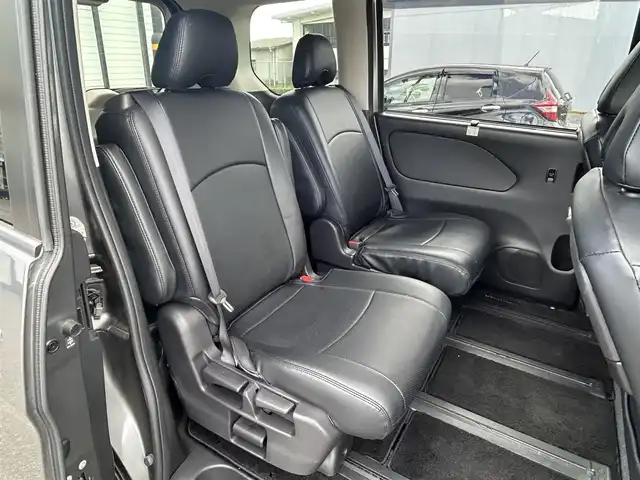 日産 セレナ e－パワー ハイウェイスター V 佐賀県 2020(令2)年 5.6万km ダークメタルグレー 7人乗り/プロパイロット/セーフティパックB/エマージェンシーブレーキ/追従クルーズコントロール/車線逸脱警報/車線逸脱防止支援/側方支援/後側方支援/前後ソナー/パーキングアシスト/純正10型SDナビ/・アラウンドビューカメラ/・フルセグTV/BT/CD/DVD/後席モニター/両側パワースライドドア/純正15インチAW/純正前方ドラレコ(DJ4－D)/LEDヘッドライト/オートライト/ETC/電動パーキングスイッチ/シートカバー/取扱説明書/保証書