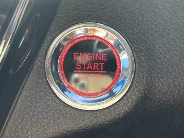 ホンダ ヴェゼル X ホンダセンシング 長野県 2020(令2)年 7.2万km クリスタルブラックパール ホンダセンシング/・衝突軽減ブレーキ/・誤発進抑制機能/・歩行者事故低減ステアリング/・路外逸脱抑制機能/・アダプティブクルーズコントロール/・車線維持支援システム/・先行車発進お知らせ機能/・標識認識機能/純正ナビ【VXM-204VFi】/（CD/DVD/フルセグTV/BT）/バックカメラ/ビルトインETC/革巻きステアリング/ステアリングスイッチ/アイドリングストップ/電動パーキングブレーキ/ブレーキホールド/ドライブレコーダー（F・R）/LEDヘッドライト/フォグランプ/オートライト/スマートキー/Pスタート/電動格納ミラー/純正フロアマット/純正16インチAW