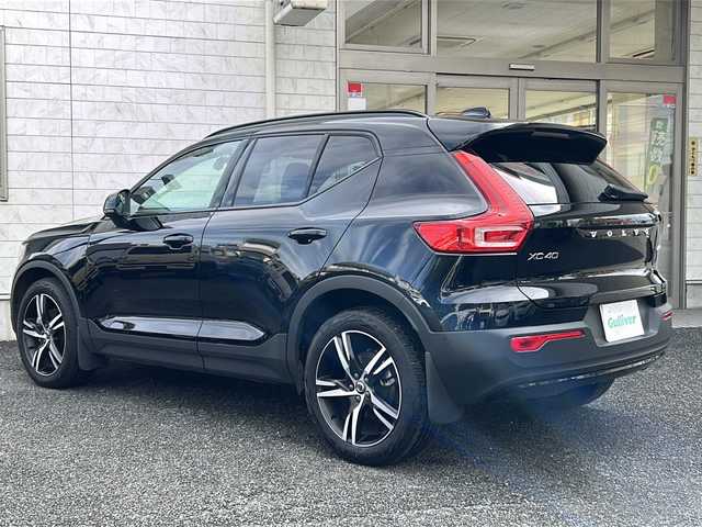 ボルボ ＸＣ４０ B5 AWD Rデザイン 埼玉県 2021(令3)年 2.2万km オニキスブラックP メーカーマルチナビ/(FM/BT/USB/TVフルセグ) /ETC /バックカメラ /ドラレコ/サンルーフ　/ルーフレール　/パワーバックドア　/harman/Kardon/ 電格ミラー ステアリングカバー　/ステアリングスイッチ /クルコン /パワーシート(D/N) /シートヒーター(全席)/ISOFIX/プッシュスタート/TRC/レーンキープアシスト/パーキングアシスト/アイドリングストップ/BSM/自動駐車/自動発車/オートライト/オートハイビーム/LEDライト