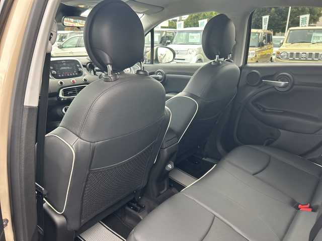 フィアット ５００Ｘ クロス 東京都 2021(令3)年 2.5万km ベージュ 純正ミュージックオーディオ/（Bluetooth/USB）/カラーナンバー231（カプチーノベージュ）/純正17インチアルミホイール/純正フロアマット/ETC/ドライブレコーダー（前後）/コーナーセンサー（前後）/レザーシート/シートヒーター/パワーシート/横滑り防止装置/オートライト/スマートキー/スペアキー1本/保証書/取説書