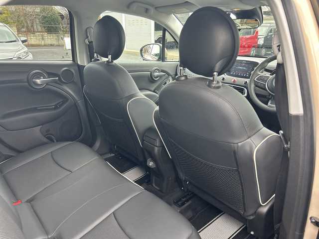 フィアット ５００Ｘ クロス 東京都 2021(令3)年 2.5万km ベージュ 純正ミュージックオーディオ/（Bluetooth/USB）/カラーナンバー231（カプチーノベージュ）/純正17インチアルミホイール/純正フロアマット/ETC/ドライブレコーダー（前後）/コーナーセンサー（前後）/レザーシート/シートヒーター/パワーシート/横滑り防止装置/オートライト/スマートキー/スペアキー1本/保証書/取説書