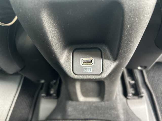 フィアット ５００Ｘ クロス 東京都 2021(令3)年 2.5万km ベージュ 純正ミュージックオーディオ/（Bluetooth/USB）/カラーナンバー231（カプチーノベージュ）/純正17インチアルミホイール/純正フロアマット/ETC/ドライブレコーダー（前後）/コーナーセンサー（前後）/レザーシート/シートヒーター/パワーシート/横滑り防止装置/オートライト/スマートキー/スペアキー1本/保証書/取説書