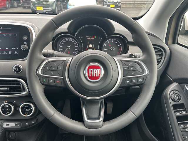 フィアット ５００Ｘ クロス 東京都 2021(令3)年 2.5万km ベージュ 純正ミュージックオーディオ/（Bluetooth/USB）/カラーナンバー231（カプチーノベージュ）/純正17インチアルミホイール/純正フロアマット/ETC/ドライブレコーダー（前後）/コーナーセンサー（前後）/レザーシート/シートヒーター/パワーシート/横滑り防止装置/オートライト/スマートキー/スペアキー1本/保証書/取説書