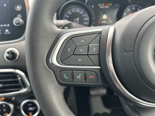 フィアット ５００Ｘ クロス 東京都 2021(令3)年 2.5万km ベージュ 純正ミュージックオーディオ/（Bluetooth/USB）/カラーナンバー231（カプチーノベージュ）/純正17インチアルミホイール/純正フロアマット/ETC/ドライブレコーダー（前後）/コーナーセンサー（前後）/レザーシート/シートヒーター/パワーシート/横滑り防止装置/オートライト/スマートキー/スペアキー1本/保証書/取説書