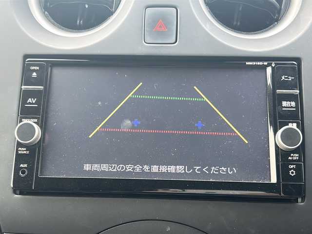 日産 ノート X FOUR 富山県 2018(平30)年 2.5万km ブリリアントホワイトパール 禁煙車/４WD/純正ナビ/　・（地図SDがない為、機能確認不可）/バックカメラ/レーンキープアシスト/衝突被害軽減ブレーキ/純正フロアマット/純正アルミホイール/スマートキー/スペアキー/プッシュスタート/盗難防止装置/ＥＴＣ/電動格納ミラー