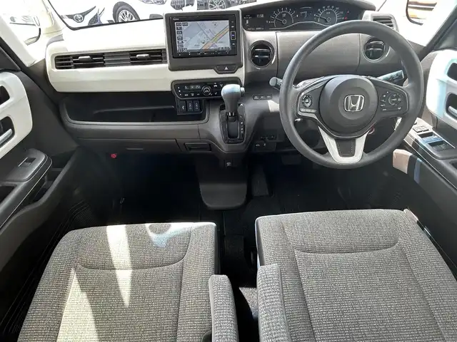 ホンダ Ｎ ＢＯＸ EX 奈良県 2021(令3)年 2.5万km プラチナホワイトパール 片側パワスラ/純正メーカーナビ/BT/TV/CD/DVD/USB/SD/iPod//衝突軽減システム/レーンキープアシスト/コーナーセンサー/追従式クルコン/横滑り防止装置/バックカメラ/フルフラットシート/ETC/シートヒーター/ステアリングスイッチ/純正フロアマット/オートLEDライト/スペアキー付