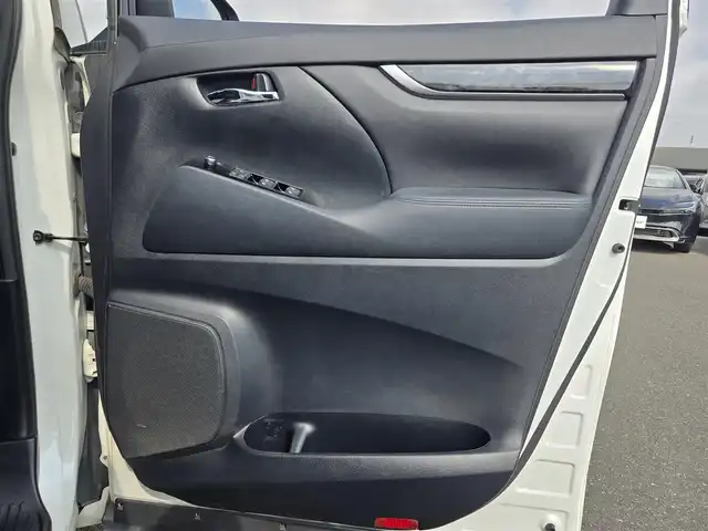 トヨタ ヴェルファイア Z Aエディション 鹿児島県 2018(平30)年 4.2万km ホワイトパールクリスタルシャイン デジタルインナーミラー　/アダプティブクルーズコントロール　/ビルトインＥＴＣ　/両側パワースライドドア　/後席フリップダウンモニター　/トヨタセーフティセンス　/ブラインドスポットモニター/リヤクロストラフィックアラート/レーントレーシングアシスト/純正SDナビ(NSZT-Y66T)/Bluetoothオーディオ/フルセグテレビ/バックカメラ/純正アルミホイール(18インチ)/前後コーナーセンサー/LEDヘッドライト/プッシュスタート/スマートキー