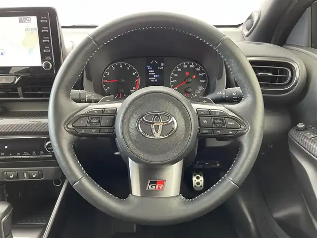 トヨタ ＧＲヤリス RS 群馬県 2020(令2)年 3万km プレシャスブラックパール GRエアロ/GAZOO RACING RECORDER/シートヒーター /＝＝＝＝＝/純正8インチディスプレイオーディオ　/・Bluetooth(ハンズフリー/オーディオ）/・USB(動画・音楽　再生/給電）/・Miracast/ＧＲエアロ　ＪＢＬサウンド　純正ディスプレイオーディオ　コネクティッドナビ　バックカメラ　　Ｂｌｕｅｔｏｏｔｈ　Ｍｉｒａｃａｓｔ　ＧＲレコーダー　ドライブレコーダー　パドルシフト　追従クルーズ　禁煙車