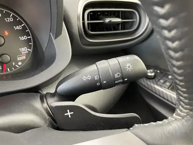 トヨタ ＧＲヤリス RS 群馬県 2020(令2)年 3万km プレシャスブラックパール GRエアロ/GAZOO RACING RECORDER/シートヒーター /＝＝＝＝＝/純正8インチディスプレイオーディオ　/・Bluetooth(ハンズフリー/オーディオ）/・USB(動画・音楽　再生/給電）/・Miracast/ＧＲエアロ　ＪＢＬサウンド　純正ディスプレイオーディオ　コネクティッドナビ　バックカメラ　　Ｂｌｕｅｔｏｏｔｈ　Ｍｉｒａｃａｓｔ　ＧＲレコーダー　ドライブレコーダー　パドルシフト　追従クルーズ　禁煙車