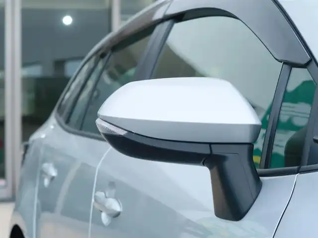 トヨタ カローラツーリング X 千葉県 2024(令6)年 0.6万km シルバーM 純正ディスプレイオーディオ/ナビ/バックカメラ /AM/FM/Bluetooth/ETC/トヨタセーフティーセンス/レーダークルーズコントロール/レーンキープアシスト/衝突軽減ブレーキ/オートハイビーム/スマートキー×2本/純正フロアマット/純正ドアバイザー/取説/保証書