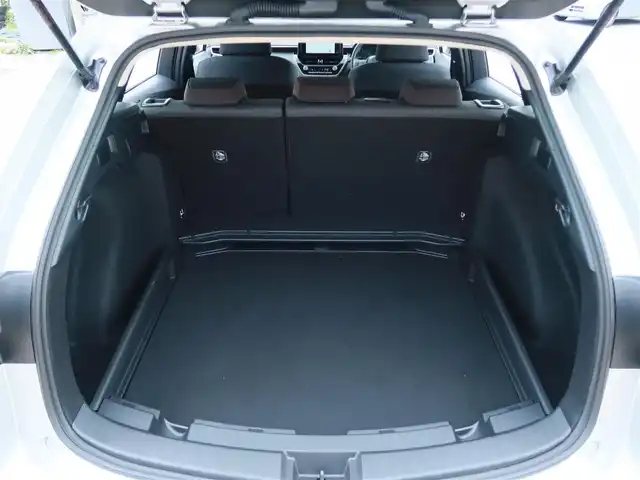 トヨタ カローラツーリング X 千葉県 2024(令6)年 0.6万km シルバーM 純正ディスプレイオーディオ/ナビ/バックカメラ /AM/FM/Bluetooth/ETC/トヨタセーフティーセンス/レーダークルーズコントロール/レーンキープアシスト/衝突軽減ブレーキ/オートハイビーム/スマートキー×2本/純正フロアマット/純正ドアバイザー/取説/保証書