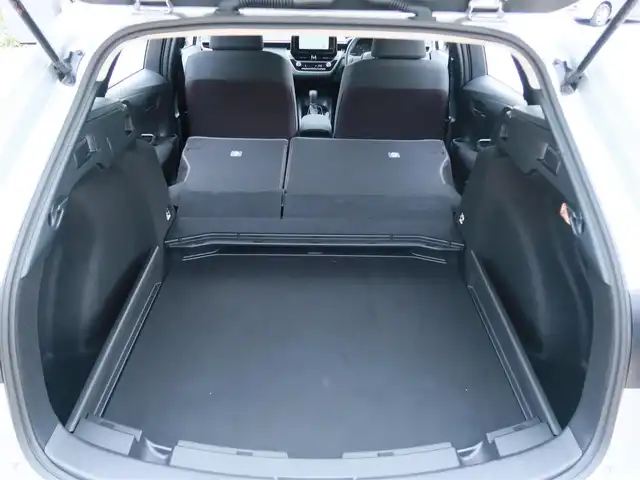 トヨタ カローラツーリング X 千葉県 2024(令6)年 0.6万km シルバーM 純正ディスプレイオーディオ/ナビ/バックカメラ /AM/FM/Bluetooth/ETC/トヨタセーフティーセンス/レーダークルーズコントロール/レーンキープアシスト/衝突軽減ブレーキ/オートハイビーム/スマートキー×2本/純正フロアマット/純正ドアバイザー/取説/保証書