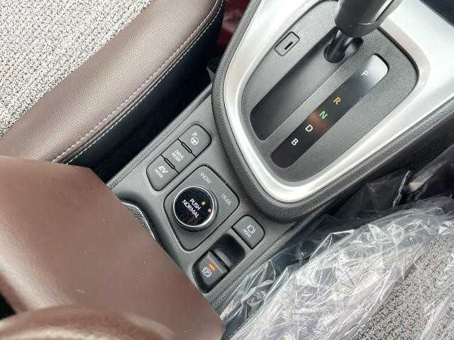 トヨタ ヤリスクロス ハイブリッド Z 岩手県 2021(令3)年 2.1万km ホワイトパールクリスタルシャイン LEDヘッドライト/全方位モニター/パワーバックドア/レーダークルーズコントロール/プリクラッシュセーフティ/レーンキープアシスト/ステアリングリモコン/純正フロアマット/ナビ/フルセグ/BT/ラジオ/前席シートヒーター/前後ドラレコ/パーキングサポート/ETC2.0/オートブレーキホールド/オートマチックハイビーム