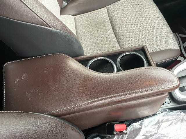 トヨタ ヤリスクロス ハイブリッド Z 岩手県 2021(令3)年 2.1万km ホワイトパールクリスタルシャイン LEDヘッドライト/全方位モニター/パワーバックドア/レーダークルーズコントロール/プリクラッシュセーフティ/レーンキープアシスト/ステアリングリモコン/純正フロアマット/ナビ/フルセグ/BT/ラジオ/前席シートヒーター/前後ドラレコ/パーキングサポート/ETC2.0/オートブレーキホールド/オートマチックハイビーム