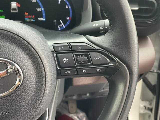 トヨタ ヤリスクロス ハイブリッド Z 岩手県 2021(令3)年 2.1万km ホワイトパールクリスタルシャイン LEDヘッドライト/全方位モニター/パワーバックドア/レーダークルーズコントロール/プリクラッシュセーフティ/レーンキープアシスト/ステアリングリモコン/純正フロアマット/ナビ/フルセグ/BT/ラジオ/前席シートヒーター/前後ドラレコ/パーキングサポート/ETC2.0/オートブレーキホールド/オートマチックハイビーム