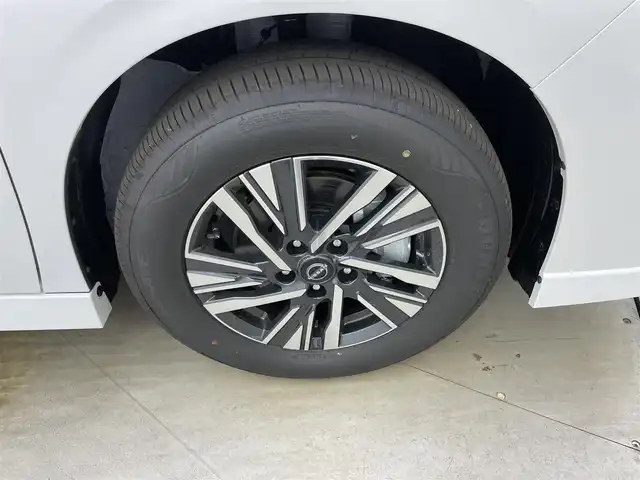 日産 セレナ e－パワー ハイウェイスター V 岡山県 2025(令7)年 0.1千km パール 登録済未使用車/純正12.3インチナビ/・FM/AM/Bluetooth/フルセグ/CarPlay/HDMI/11インチフリップダウンモニター/アラウンドビューモニター/デジタルインナーミラー/プロパイロット/ワイヤレス充電/前後ドライブレコーダー/ビルトインETC2.0/エマージェンシーブレーキ/車線逸脱警報/支援システム/コーナーセンサー/BSM/両側パワースライドドア/LEDヘッドライト