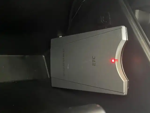 スズキ ジムニー XC 茨城県 2020(令2)年 2.8万km シフォンアイボリーM ＯＰフロントグリル　メモリナビ　フルセグＴＶ　Ｂｌｕｅｔｏｏｔｈ　バックモニター　ドライブレコーダー　純正１６インチＡＷ　ＬＥＤヘッドランプ　ＥＴＣ　衝突軽減ブレーキ　レーンキープアシスト