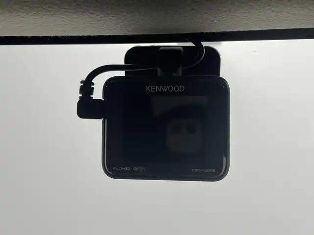 スズキ ジムニー XC 茨城県 2020(令2)年 2.8万km シフォンアイボリーM ＯＰフロントグリル　メモリナビ　フルセグＴＶ　Ｂｌｕｅｔｏｏｔｈ　バックモニター　ドライブレコーダー　純正１６インチＡＷ　ＬＥＤヘッドランプ　ＥＴＣ　衝突軽減ブレーキ　レーンキープアシスト