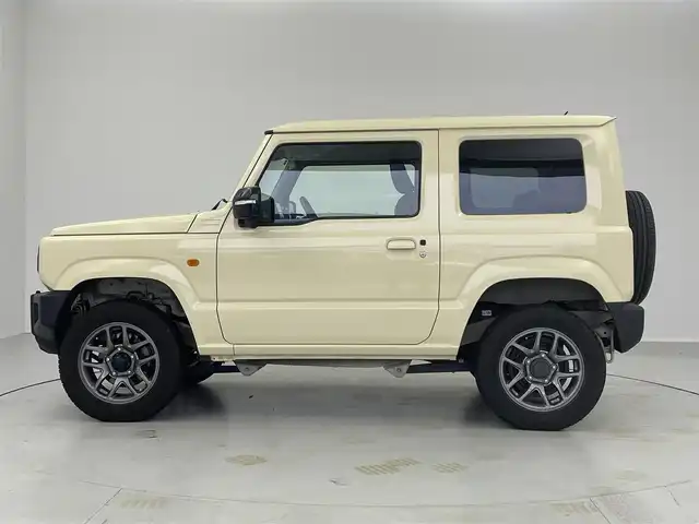スズキ ジムニー XC 茨城県 2020(令2)年 2.8万km シフォンアイボリーM ＯＰフロントグリル　メモリナビ　フルセグＴＶ　Ｂｌｕｅｔｏｏｔｈ　バックモニター　ドライブレコーダー　純正１６インチＡＷ　ＬＥＤヘッドランプ　ＥＴＣ　衝突軽減ブレーキ　レーンキープアシスト