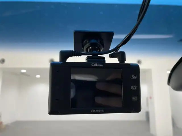 ホンダ オデッセイ アブソルート・Xホンダセンジング 兵庫県 2016(平28)年 5.4万km スーパープラチナメタリック 純正メモリナビ/（フルセグ、CD、DVD、BT、MSV）/両側パワースライドドア/ドライブレコーダー/バックカメラ/ハーフレザー/パワーシート/レーダークルーズコントロール/ビルトインETC/衝突軽減/LDA/標識認識/LEDヘッドライト/フォグランプ/オートライト/純正フロアマット/ドアバイザー