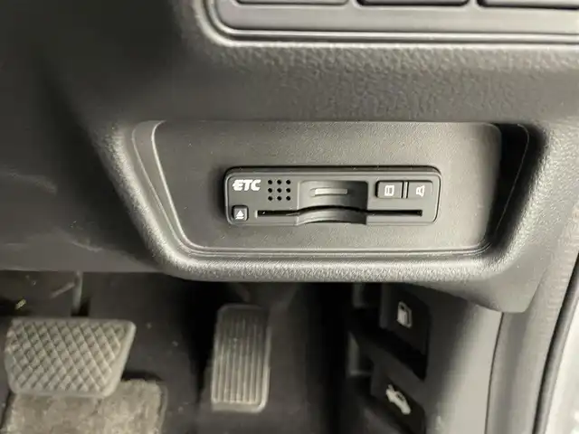 ホンダ オデッセイ アブソルート・Xホンダセンジング 兵庫県 2016(平28)年 5.4万km スーパープラチナメタリック 純正メモリナビ/（フルセグ、CD、DVD、BT、MSV）/両側パワースライドドア/ドライブレコーダー/バックカメラ/ハーフレザー/パワーシート/レーダークルーズコントロール/ビルトインETC/衝突軽減/LDA/標識認識/LEDヘッドライト/フォグランプ/オートライト/純正フロアマット/ドアバイザー