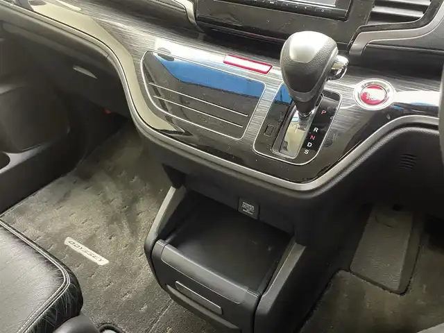 ホンダ オデッセイ アブソルート・Xホンダセンジング 兵庫県 2016(平28)年 5.4万km スーパープラチナメタリック 純正メモリナビ/（フルセグ、CD、DVD、BT、MSV）/両側パワースライドドア/ドライブレコーダー/バックカメラ/ハーフレザー/パワーシート/レーダークルーズコントロール/ビルトインETC/衝突軽減/LDA/標識認識/LEDヘッドライト/フォグランプ/オートライト/純正フロアマット/ドアバイザー