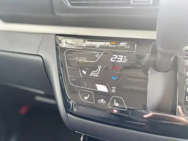 三菱 デリカミニ T プレミアム 京都府 2024(令6)年 1.2万km ＤグリーンⅡ ターボ4WD/マイプロパイロット/・レーダークルーズコントロール/・車線維持支援機能/デジタルルームミラー/純正9インチメモリーナビ、地デジ、Bluetooth/マルチアラウンドモニター/オートライト/前席シートヒーター/ハンドルヒーター/前後ドライブレコーダー/ビルトインETC/両側パワースライドドア /LEDヘッドランプ