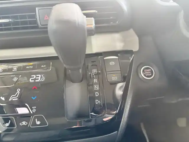 三菱 デリカミニ T プレミアム 京都府 2024(令6)年 1.2万km ＤグリーンⅡ ターボ4WD/マイプロパイロット/・レーダークルーズコントロール/・車線維持支援機能/デジタルルームミラー/純正9インチメモリーナビ、地デジ、Bluetooth/マルチアラウンドモニター/オートライト/前席シートヒーター/ハンドルヒーター/前後ドライブレコーダー/ビルトインETC/両側パワースライドドア /LEDヘッドランプ