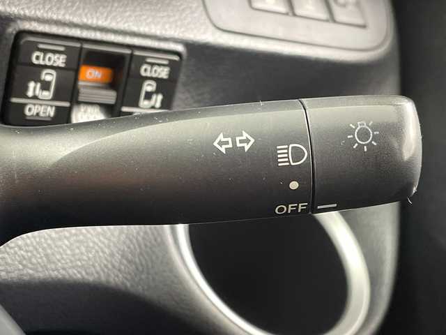 トヨタ シエンタ ハイブリッド G 岐阜県 2015(平27)年 3.9万km ヴィンテージブラウンパールクリスタルシャイン 純正ナビ/CD/DVD/Bluetooth/SD/バックカメラ/両側パワースライドドア/プリクラッシュセーフティシステム/レーンキープアシスト/オートマチックハイビーム/ETC/ドライブレコーダー/電動格納ミラー/ヘッドライトレベライザー/革巻きステアリング/ステアリングスイッチ/AC100V/スマートキー/プッシュスタート/純正フロアマット/純正ドアバイザー