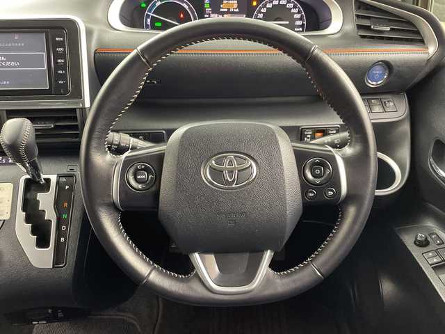 トヨタ シエンタ ハイブリッド G 岐阜県 2015(平27)年 3.9万km ヴィンテージブラウンパールクリスタルシャイン 純正ナビ/CD/DVD/Bluetooth/SD/バックカメラ/両側パワースライドドア/プリクラッシュセーフティシステム/レーンキープアシスト/オートマチックハイビーム/ETC/ドライブレコーダー/電動格納ミラー/ヘッドライトレベライザー/革巻きステアリング/ステアリングスイッチ/AC100V/スマートキー/プッシュスタート/純正フロアマット/純正ドアバイザー