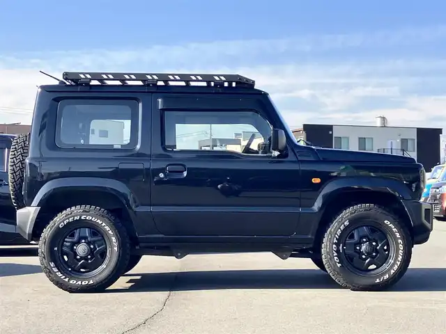 スズキ ジムニー XG 静岡県 2020(令2)年 1.7万km ブルーイッシュブラックパール3 ワンオーナー/ＳＤナビ（CD/DVD/BT/フルセグ）/バックカメラ/ドアバイザー/社外ルーフラック/社外グリル　LEDポジションライト/ホワイトレタータイヤ（TOYOタイヤ）/ETC/ドライブレコーダー前後/パワーウィンドウ/パワーステアリング/４WD/リモコンキー/マニュアルエアコン/USB入力端子/布シート/社外フロアマット/社外アルミホイール/背面タイヤ/ABS/横滑り防止装置/センターデフロック/レーンキープアシスト/盗難防止装置/オートライト/オートマチックハイビーム/ダウンヒルアシストコントロール/ハロゲン/Wエアバッグ/衝突軽減システム/ボンネットダンパー付き/バッグドア社外ダンパー