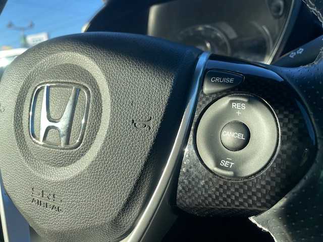 ホンダ Ｓ６６０ α 静岡県 2016(平28)年 7.7万km プレミアムスターホワイトパール ●6速マニュアル/●車検R9年9月/●クルーズコントロール/●LEDヘッドライト/●オートライト/●革巻きステアリング/●ステアリングスイッチ/●リモートコントロールミラー/●ハンドブレーキ/●純正フロアマット/●プッシュスタート/●スマートキー/●純正15インチアルミホイール/●ダブル+サイドSRS+ABS