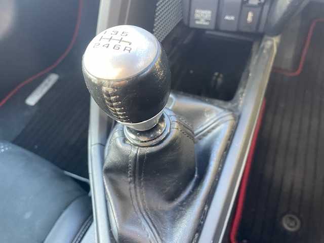 ホンダ Ｓ６６０ α 静岡県 2016(平28)年 7.7万km プレミアムスターホワイトパール ●6速マニュアル/●車検R9年9月/●クルーズコントロール/●LEDヘッドライト/●オートライト/●革巻きステアリング/●ステアリングスイッチ/●リモートコントロールミラー/●ハンドブレーキ/●純正フロアマット/●プッシュスタート/●スマートキー/●純正15インチアルミホイール/●ダブル+サイドSRS+ABS