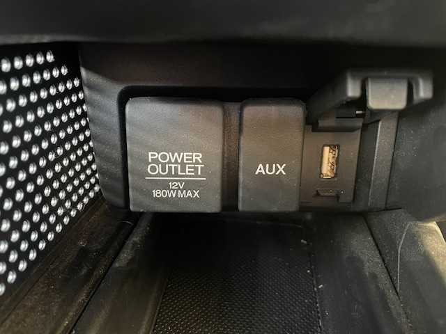 ホンダ Ｓ６６０ α 静岡県 2016(平28)年 7.7万km プレミアムスターホワイトパール ●6速マニュアル/●車検R9年9月/●クルーズコントロール/●LEDヘッドライト/●オートライト/●革巻きステアリング/●ステアリングスイッチ/●リモートコントロールミラー/●ハンドブレーキ/●純正フロアマット/●プッシュスタート/●スマートキー/●純正15インチアルミホイール/●ダブル+サイドSRS+ABS