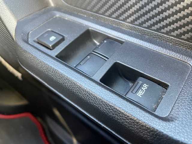 ホンダ Ｓ６６０ α 静岡県 2016(平28)年 7.7万km プレミアムスターホワイトパール ●6速マニュアル/●車検R9年9月/●クルーズコントロール/●LEDヘッドライト/●オートライト/●革巻きステアリング/●ステアリングスイッチ/●リモートコントロールミラー/●ハンドブレーキ/●純正フロアマット/●プッシュスタート/●スマートキー/●純正15インチアルミホイール/●ダブル+サイドSRS+ABS