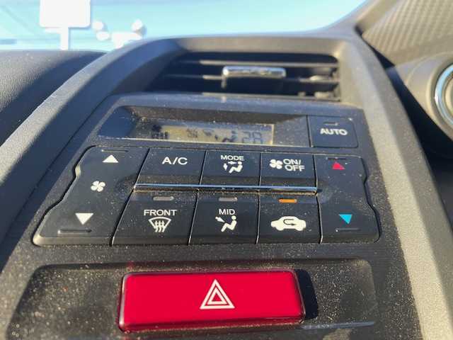 ホンダ Ｓ６６０ α 静岡県 2016(平28)年 7.7万km プレミアムスターホワイトパール ●6速マニュアル/●車検R9年9月/●クルーズコントロール/●LEDヘッドライト/●オートライト/●革巻きステアリング/●ステアリングスイッチ/●リモートコントロールミラー/●ハンドブレーキ/●純正フロアマット/●プッシュスタート/●スマートキー/●純正15インチアルミホイール/●ダブル+サイドSRS+ABS